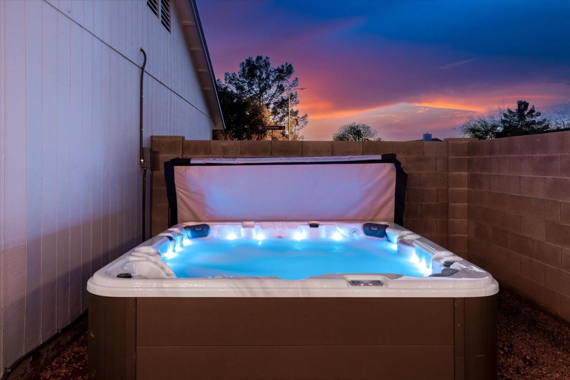 Mini Golf Fire Pit Pool Game Room 챈들러 외부 사진