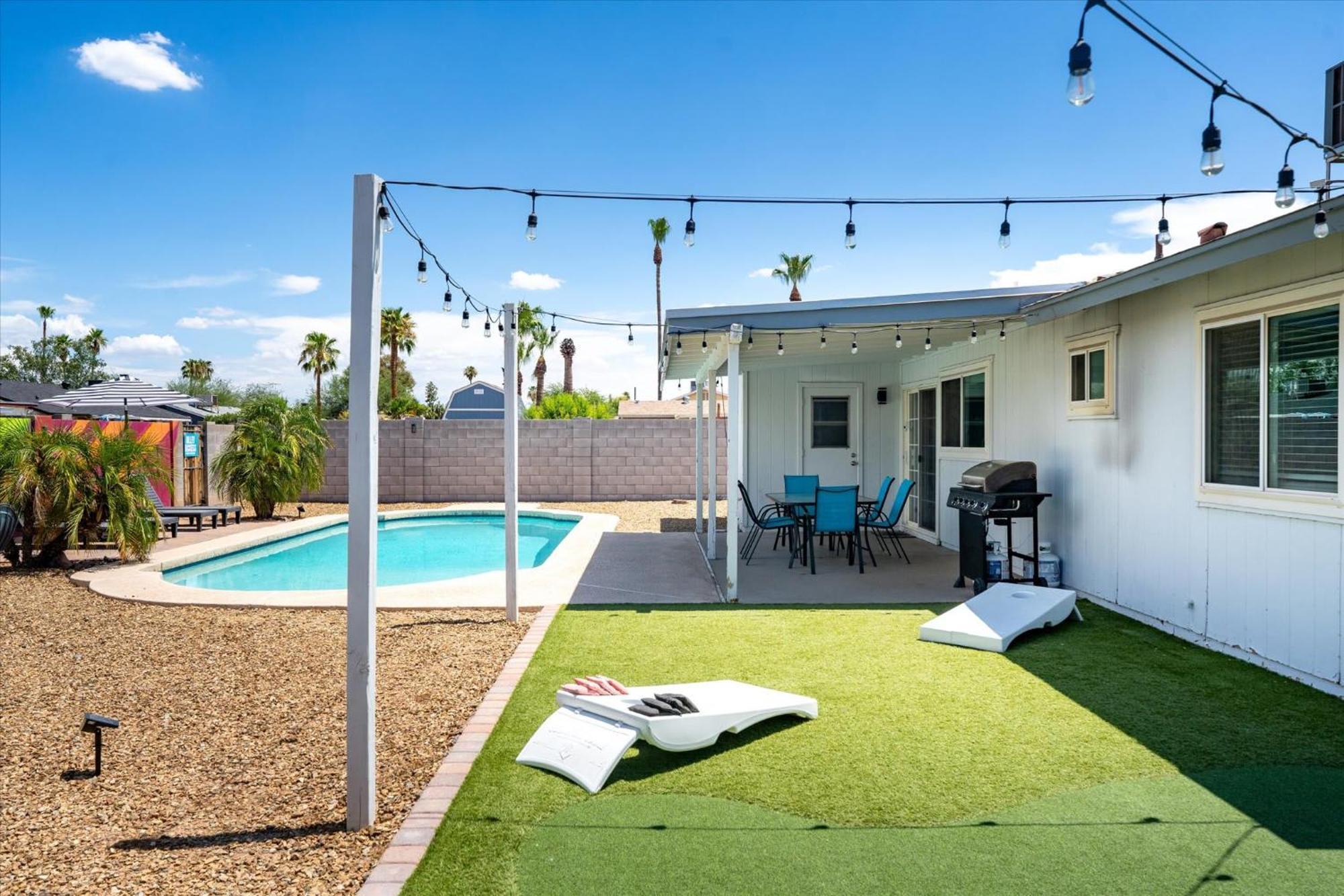 Mini Golf Fire Pit Pool Game Room 챈들러 외부 사진